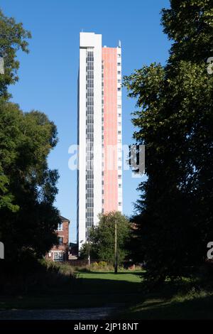 Anniesland Court ein brutalistischer, denkmalgeschützter Wohnturm, Anniesland Cross, Anniesland, Glassgow, Schottland, VEREINIGTES KÖNIGREICH Stockfoto