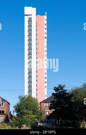 Anniesland Court ein brutalistischer, denkmalgeschützter Wohnturm, Anniesland Cross, Anniesland, Glassgow, Schottland, VEREINIGTES KÖNIGREICH Stockfoto