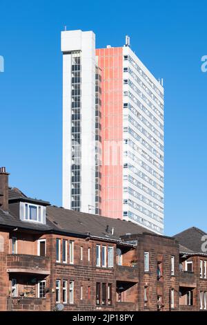 Anniesland Court ein brutalistischer, denkmalgeschützter Wohnturm, Anniesland Cross, Anniesland, Glassgow, Schottland, VEREINIGTES KÖNIGREICH Stockfoto