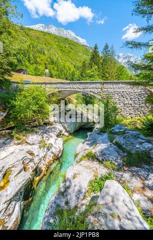 Klares Wasser des Soca River in der Small Soca Gorge Stockfoto