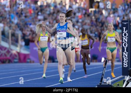 07-8-22 - Laura Muir, Schottland, gewinnt das 1500-Meter-Finale bei den Commonwealth Games 2022 in Birmingham im Alexander Stadium, Birmingham. Stockfoto