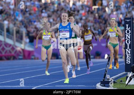 07-8-22 - Laura Muir, Schottland, gewinnt das 1500-Meter-Finale bei den Commonwealth Games 2022 in Birmingham im Alexander Stadium, Birmingham. Stockfoto