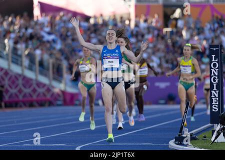 07-8-22 - Laura Muir, Schottland, gewinnt das 1500-Meter-Finale bei den Commonwealth Games 2022 in Birmingham im Alexander Stadium, Birmingham. Stockfoto