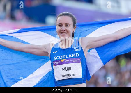 07-8-22 - Laura Muir, Schottland, gewinnt das 1500-Meter-Finale bei den Commonwealth Games 2022 in Birmingham im Alexander Stadium, Birmingham. Stockfoto