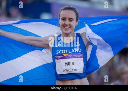 07-8-22 - Laura Muir, Schottland, gewinnt das 1500-Meter-Finale bei den Commonwealth Games 2022 in Birmingham im Alexander Stadium, Birmingham. Stockfoto