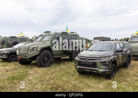 DONETSK Reg, UKRAINE - 10. August 2022: Eine Charge von 11 neuen MLS-SCHILDPANZERN aus italienischer gefertigt, die vom Poroschenko-Fonds gekauft wurden, wurde an die Luftwaffe der Ukraine geliefert Stockfoto