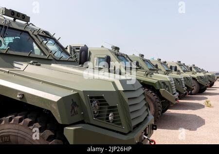 DONETSK Reg, UKRAINE - 11. August 2022: Eine Charge von 11 neuen MLS-SCHILDPANZERN aus italienischer gefertigt, die vom Poroschenko-Fonds gekauft wurden, wurde an die Luftwaffe der Ukraine geliefert Stockfoto