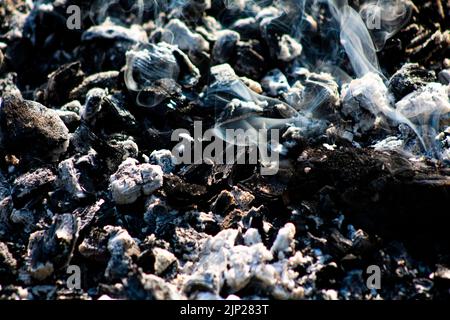 Feuer und heiße Kohle Stockfoto