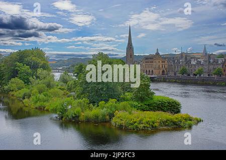 PERTH CITY SCOTLAND BLICK VON DER SMEATONS BRÜCKE ÜBER DEN FLUSS TAY IM SOMMER Stockfoto