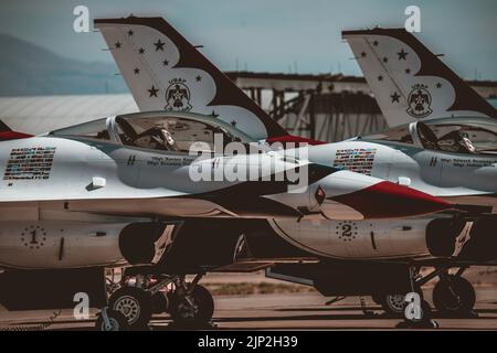 Ein Blick auf Kampfjets, die für die Holloman AFB Air Show, Alamogordo NM, USA, bereit sind Stockfoto