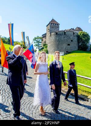 (Dpa) - Fürsten Hans-Adam II. Von Liechtenstein Und Seine Frau ...