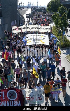 DEUTSCHLAND, Hamburg, climatecamp 2022, Kundgebung für Klimaschutz und Klimagerechtigkeit und gegen fossile Brennstoffe wie LNG Erdgas Fracking Kohle Öl Kernkraft Stockfoto