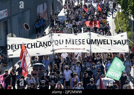 DEUTSCHLAND, Hamburg, climatecamp 2022, Kundgebung für Klimaschutz und Klimagerechtigkeit und gegen fossile Brennstoffe wie LNG Erdgas Fracking Kohle Öl Kernkraft Stockfoto