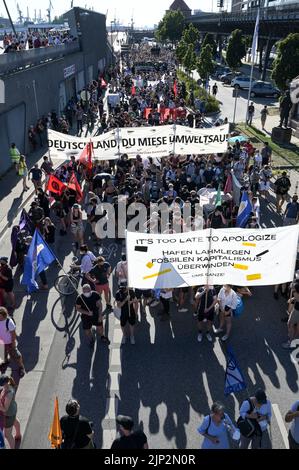 DEUTSCHLAND, Hamburg, climatecamp 2022, Kundgebung für Klimaschutz und Klimagerechtigkeit und gegen fossile Brennstoffe wie LNG Erdgas Fracking Kohle Öl Kernkraft Stockfoto