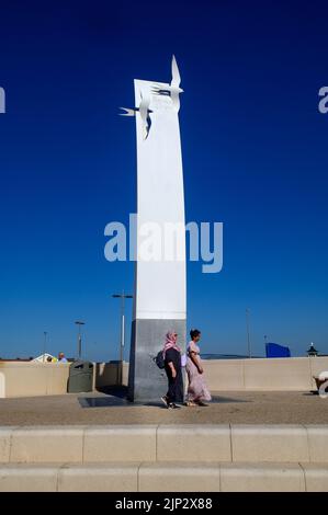 The Sea Swallow, eine Skulptur von Stephen Broadbent auf dem Thornton-Cleveleys Mythic Coastline Project Stockfoto