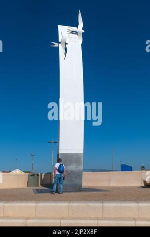 The Sea Swallow, eine Skulptur von Stephen Broadbent auf dem Thornton-Cleveleys Mythic Coastline Project Stockfoto