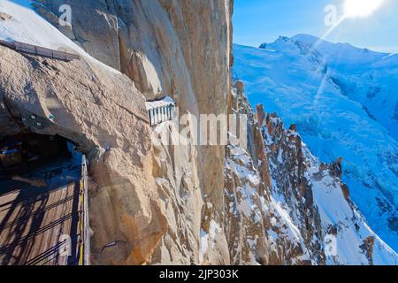 Der Aiguille du Midi (3.842 m), Berg im Mont Blanc-Massiv, französische Alpen, Frankreich Stockfoto