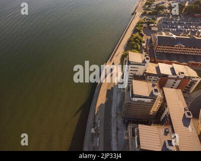 Luftaufnahmen vom Swansea Maritime Quarter und Sea Front. August 2022 Stockfoto