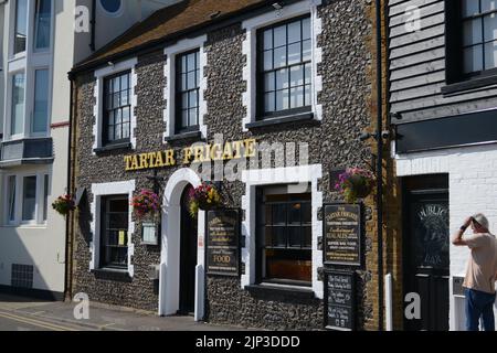 Die Fassade des Restaurants Tartar Frigate Seafood in Broadstairs Stockfoto