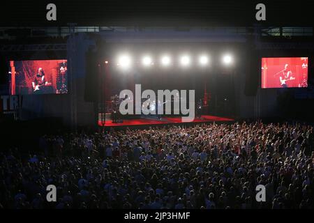 Miick Hucknall von Simply Red tritt am Samstag, den 13.. August 2022, in der Darlington Arena, Darlington auf. (Kredit: Mark Fletcher | MI News) Kredit: MI Nachrichten & Sport /Alamy Live News Stockfoto