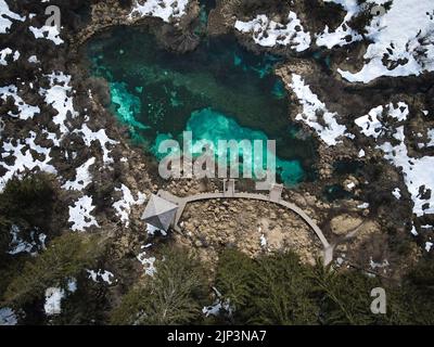 Blick von oben vom Naturpark Zelenci Stockfoto