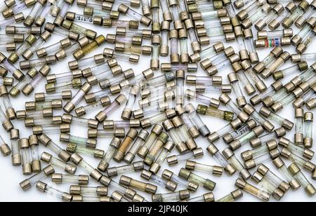 Alte elektrische Sicherung in Glaskapsel Stockfoto