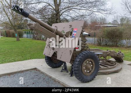 Ein altes Artilleriestück im Pegasus Memorial Museum in Ranville in der Basse-Normandie Stockfoto