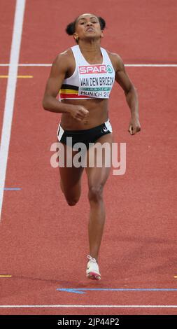 Die Belgierin Naomi Van den Broeck führt am ersten Tag der Leichtathletik-Europameisterschaft in München 2022, Deutschland, am Montag, den 15. August 2022, die Vorläufe des Frauen-400m-Rennens durch. Die zweite Auflage der Europameisterschaften findet vom 11. Bis 22. August statt und umfasst neun Sportarten. BELGA FOTO BENOIT DOPPAGNE Stockfoto