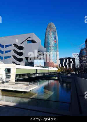 Museo del Diseño / Museu Disseny / Torre Agbar, Barcelona, Katalonien, España Stockfoto