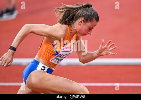 MÜNCHEN, DEUTSCHLAND - 15. AUGUST: Eveline Saalberg aus den Niederlanden startet am 15. August 400m 2022 bei den Europameisterschaften München 2022 im Olympiastadion in München (Foto: Andy Astfalck/BSR Agency) Stockfoto