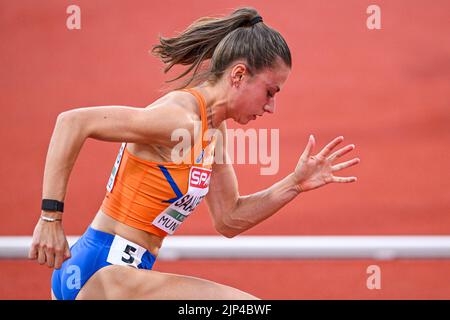 MÜNCHEN, DEUTSCHLAND - 15. AUGUST: Eveline Saalberg aus den Niederlanden startet am 15. August 400m 2022 bei den Europameisterschaften München 2022 im Olympiastadion in München (Foto: Andy Astfalck/BSR Agency) Stockfoto