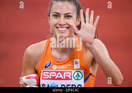 MÜNCHEN, DEUTSCHLAND - 15. AUGUST: Eveline Saalberg aus den Niederlanden startet am 15. August 400m 2022 bei den Europameisterschaften München 2022 im Olympiastadion in München (Foto: Andy Astfalck/BSR Agency) Stockfoto