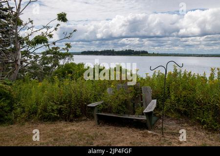 August 13, 2022,10:44am Uhr. Casco Bay. Blick von Barnes Island, Maine. Stratokumuluswolken. Stockfoto