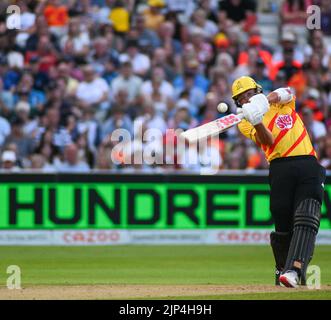 Birmingham, Großbritannien. 15. August 2022. Birmingham, August 15. 2022 Rockets bat während der Hundert Birmingham Phoenix vs Trent Rockets - Double Bill Women & Men Games (Karl W Newton/SPP) Credit: SPP Sport Press Photo. /Alamy Live News Stockfoto