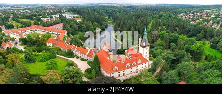 Pruhonice Castle in der Nähe von Prag in der Tschechischen Republik Europa Luftbild Stockfoto