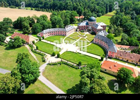 Veltrusy Chateau extra weite Ansicht schönes Wetter in Tschechien Europa Stockfoto