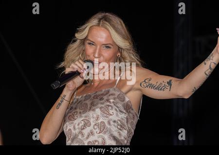 Sonia Liebing beim Senftenberger Hafenfest. Senftenberg, 13.08.2022 Stockfoto