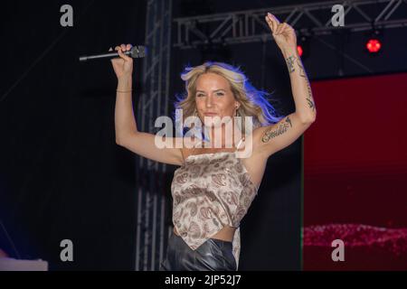 Sonia Liebing beim Senftenberger Hafenfest. Senftenberg, 13.08.2022 Stockfoto