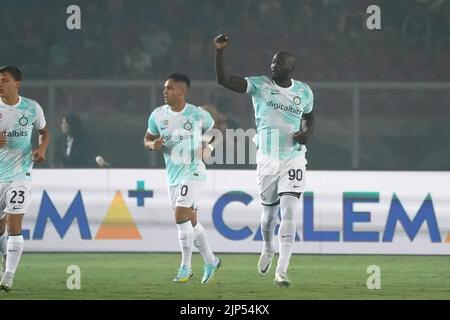 Foto Giovanni Evangelista/LaPresse 13 Agosto 2022 Lecce, Italia - Sport, calcio - U.S. Lecce vs F.C. Inter - CampionatoSerie A Tim 2022/23 - Stadio E. Giardiniero - Via del Mare. Nella foto: Goal Romelu Lukaku 13. August 2022 Lecce, Italien - Sport, Fußball - USA Lecce vs F.C. Inter - Italienische Meisterschaft Serie A Tim 2022/23- E. Giardiniero - Via del Mare Stadium. Im Bild: Tor Romelu Lukaku Stockfoto