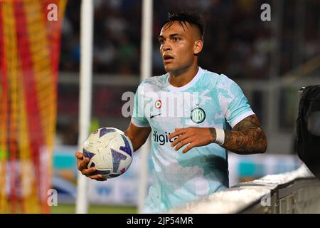 Foto Giovanni Evangelista/LaPresse 13 Agosto 2022 Lecce, Italia - Sport, calcio - U.S. Lecce vs F.C. Inter - CampionatoSerie A Tim 2022/23 - Stadio E. Giardiniero - Via del Mare. Nella foto: Lautaro Martinez 13. August 2022 Lecce, Italien - Sport, Fußball - USA Lecce vs F.C. Inter - Italienische Meisterschaft Serie A Tim 2022/23- E. Giardiniero - Via del Mare Stadium. Im Bild: Lautaro Martinez Stockfoto