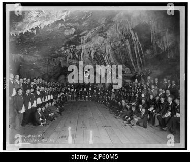 Die Freimaurer-Grand-Lodge von Arizona trifft sich in der Höhle in der Mine der Copper Queen Consolidated Mining Co. In Bisbee, Arizona, November 12. 1897 - A. Miller. Stockfoto