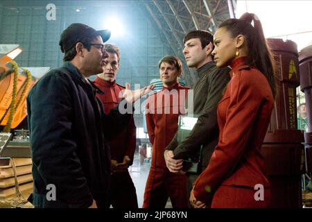 J.J. ABRAMS, Chris Pine, Zachary Quinto, KARL URBAN, Zoe Saldana, STAR TREK, 2009 Stockfoto