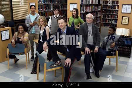 YVETTE NICOLE BROWN, DANNY PUDI, Gillian Jacobs, JOEL MCHALE, ALISON BRIE, Chevy Chase, DONALD GLOVER, Gemeinschaft, 2009 Stockfoto