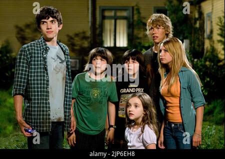 JENKINS,YOUNG,YOUNG,BOETTCHER,BUTLER,TISDALE, ALIENS AUF DEM DACHBODEN, 2009 Stockfoto