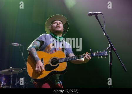 Madison, USA. 14. August 2022. Zach Myers von Allen Mack Myers Moore am 14. August 2022 auf der Sylvee in Madison, Wisconsin (Foto: Daniel DeSlover/Sipa USA) Quelle: SIPA USA/Alamy Live News Stockfoto