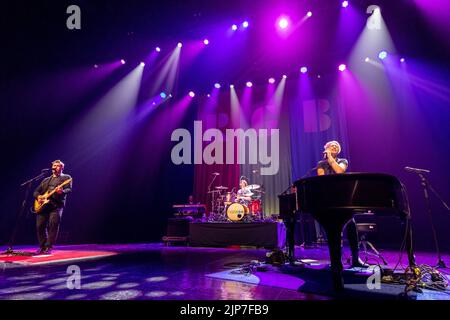 Madison, USA. 14. August 2022. Isaac Hanson, Zac Hanson und Taylor Hanson von Hanson am 14. August 2022 auf Sylvee in Madison, Wisconsin (Foto: Daniel DeSlover/Sipa USA) Quelle: SIPA USA/Alamy Live News Stockfoto