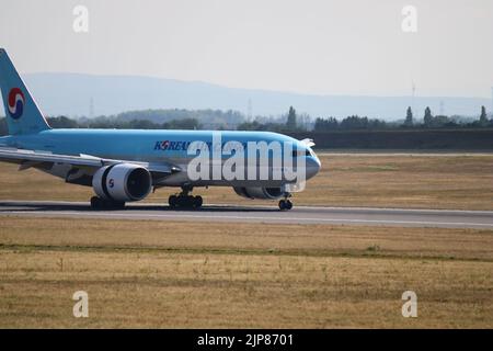 Das Flugzeug Der Koreanischen Air Cargo Boeing 777 Stockfoto