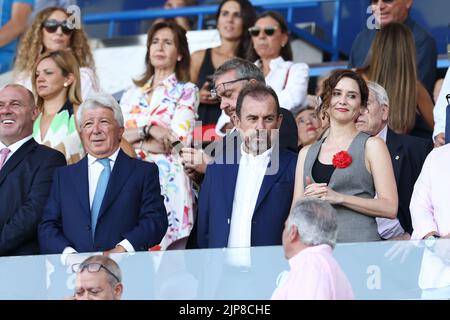 Enrique Cerezo, Präsident von Atletico de Madrid, Angel Torres, Präsident von Getafe, Und Isabel Diaz Ayuso, Präsidentin der Gemeinschaft von Madrid während des Fußballspiels der spanischen Meisterschaft La Liga zwischen Getafe CF und Atletico de Madrid am 15. August 2022 im Coliseum Alfonso Perez Stadion in Getafe, Madrid, Spanien - Foto: Oscar J Barroso/DPPI/LiveMedia Stockfoto