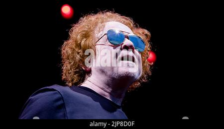 Simply Red tritt am 14.. August 2022 im Eirias Stadium in Colwyn Bay auf Stockfoto