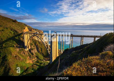 Bixby Bridge und Pacific Coast Highway Stockfoto